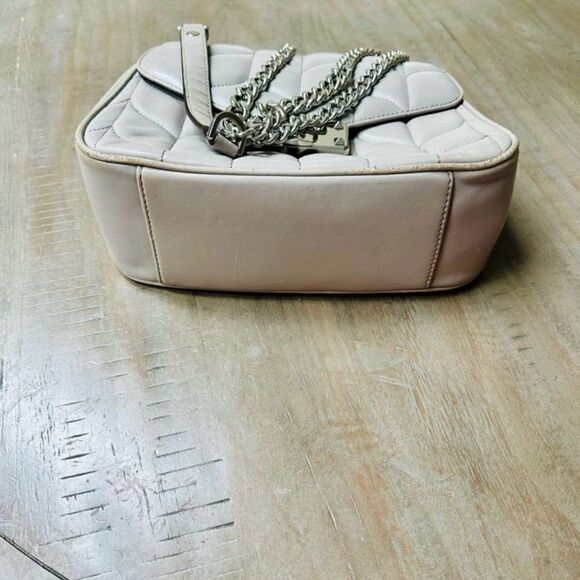 Michael Kors Peyton, taupe leather shoulder bag. - Picture 5 of 8